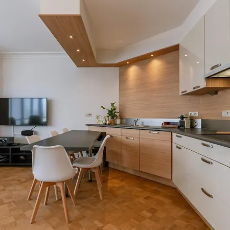 Appartement Light-filled With Lateral Sea View *