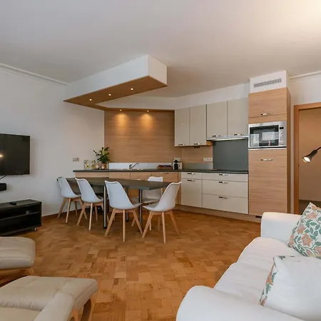 Appartement Light-filled With Lateral Sea View